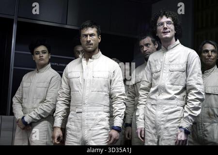 The Running Man est un thriller d'action dystopique coproduit et réalisé par Edgar Wright, qui a co-écrit le scénario avec Michael Bacall. Il est basé sur le roman de 1982 de Stephen King (sous son pseudonyme Richard Bachman). Il s'agit de la deuxième adaptation du roman, après le film de 1987. La distribution comprend Glen Powell, William H. Macy, Lee Pace, Michael Cera, Emilia Jones, Daniel Ezra, Jayme Lawson, Colman Domingo et Josh Brolin. Banque D'Images