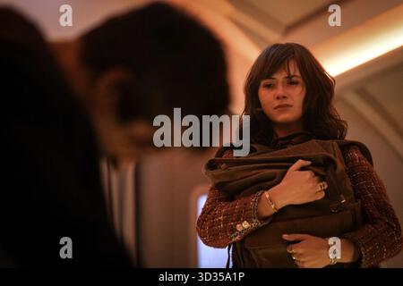 The Running Man est un thriller d'action dystopique coproduit et réalisé par Edgar Wright, qui a co-écrit le scénario avec Michael Bacall. Il est basé sur le roman de 1982 de Stephen King (sous son pseudonyme Richard Bachman). Il s'agit de la deuxième adaptation du roman, après le film de 1987. La distribution comprend Glen Powell, William H. Macy, Lee Pace, Michael Cera, Emilia Jones, Daniel Ezra, Jayme Lawson, Colman Domingo et Josh Brolin. Banque D'Images