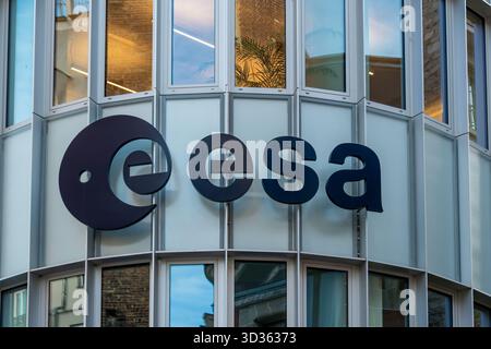 Signe et logo au siège de l'Agence spatiale européenne (ESA), est une organisation internationale de 23 membres consacrée à l'exploration spatiale Banque D'Images