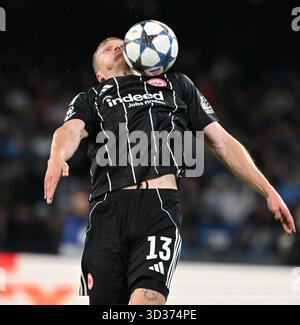 Naples, Italie. 4 novembre 2025. Rasmus Kristensen de Francfort participe au match de football de l'UEFA Champions League entre Naples et Francfort à Naples, en Italie, le 4 novembre 2025. Crédit : Alberto Lingria/Xinhua/Alamy Live News Banque D'Images