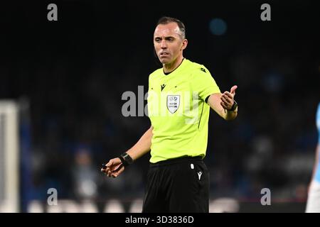 Naples, Italie. 4 novembre 2025. L'arbitre Joao Pinheiro lors du match MD4 de l'UEFA Champions League 2025/26 entre la SSC Napoli et l'Eintracht Frankfurt au Stadio Diego Armando Maradona le 4 novembre 2025 à Naples, Italie/Alamy Live News Banque D'Images