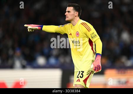 Naples, Italie. 4 novembre 2025. Michael Zetterer de l'Eintracht Francfort lors du match de la phase MD4 de l'UEFA Champions League 2025/26 entre la SSC Napoli et l'Eintracht Francfort au Stadio Diego Armando Maradona le 4 novembre 2025 à Naples, Italie. Crédit : Nicola Ianuale/Alamy Live News Banque D'Images