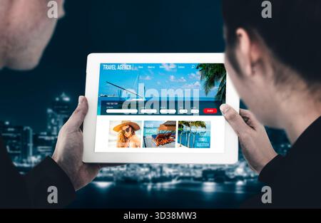 Site Web d'agence de voyage en ligne pour la recherche de modish et la planification de voyage offre et forfait pour la réservation de vol , hôtel et tour Banque D'Images