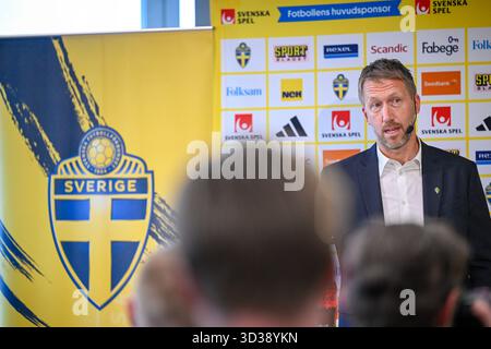 Stockholm, Suède. 05 novembre 2025. STOCKHOLM, SUÈDE 20251105Le capitaine de l'équipe nationale Graham Potter présente sa première équipe pour l'équipe nationale masculine de football avant les prochaines qualifications de la Coupe du monde. Photo : Pontus Lundahl/TT/Code 10050 ce texte est traduit automatiquement crédit : TT News Agency/Alamy Live News Banque D'Images
