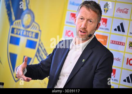 Stockholm, Suède. 05 novembre 2025. STOCKHOLM, SUÈDE 20251105Le capitaine de l'équipe nationale Graham Potter présente sa première équipe pour l'équipe nationale masculine de football avant les prochaines qualifications de la Coupe du monde. Photo : Pontus Lundahl/TT/Code 10050 ce texte est traduit automatiquement crédit : TT News Agency/Alamy Live News Banque D'Images