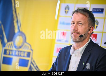 Stockholm, Suède. 05 novembre 2025. STOCKHOLM, SUÈDE 20251105Le capitaine de l'équipe nationale Graham Potter présente sa première équipe pour l'équipe nationale masculine de football avant les prochaines qualifications de la Coupe du monde. Photo : Pontus Lundahl/TT/Code 10050 ce texte est traduit automatiquement crédit : TT News Agency/Alamy Live News Banque D'Images
