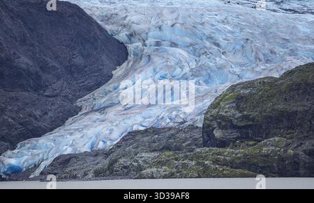Le glacier Mendenhall descend la montagne à l'extérieur de Juneau Alaska Banque D'Images