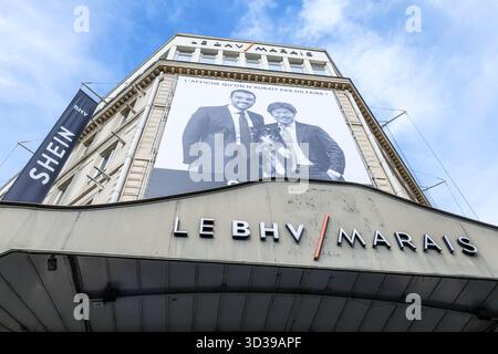 SHEIN AU BHV MARAIS OUVRANT CE MERCREDI SOUS SURVEILLANCE POLICIÈRE DU PREMIER MAGASIN PERMANENT Banque D'Images