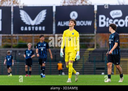 Roeselare, Belgique. 05 novembre 2025. ROESELARE, BELGIQUE - 5 NOVEMBRE : Argus Vanden Driessche du Club Brugge lors du match de l'UEFA Youth League 2025/26 entre le Club Brugge KV et le FC Barcelone au NID le 5 novembre 2025 à Roeselare, Belgique. (Photo de Joris Verwijst/Orange Pictures) crédit : Orange pics BV/Alamy Live News Banque D'Images