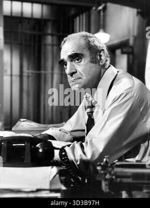 Photo d'Abe Vigoda dans le rôle du détective Phil Fish de l'émission de télévision Barney Miller. Banque D'Images