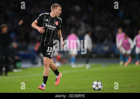4 novembre 2025, Diego Armando Maradona Stadium, Naples, Italie ; UEFA Europa League Football match ; Napoli contre Francfort ; Rasmus Kristensen d'Eintrach Banque D'Images