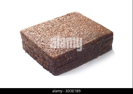 Tranches de pumpernickel Isolated On White Banque D'Images