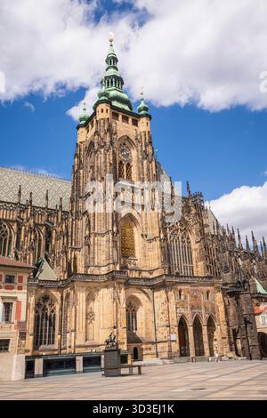 La cathédrale métropolitaine de Saints Vitus, Venceslas et Adalbert est une cathédrale métropolitaine catholique située à Prague, en République tchèque. Banque D'Images