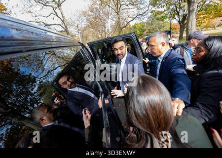 Queens, NY, 5 novembre 2025, maire élu, Zohran Mamdani, tient sa première conférence de presse après avoir remporté l'élection du maire de New York. Banque D'Images
