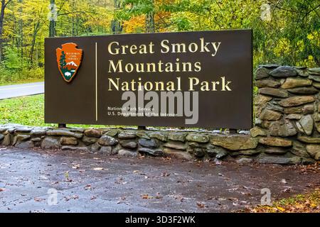 Panneau du parc national des Great Smoky Mountains le long de la voie de contournement Parkway à Gatlinburg, Tennessee. (ÉTATS-UNIS) Banque D'Images