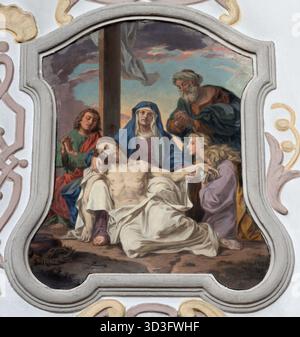 BAD REICHENHALL, ALLEMAGNE - 8 SEPTEMBRE 2025 : la peinture de la déposition (partie de la croix) dans l'église réunie Johannes Spitalkirche par Leonhard Thoma Banque D'Images