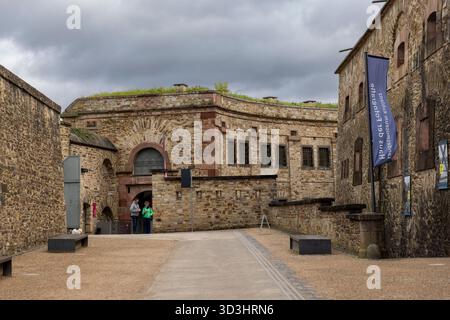 Forteresse d'Ehrenbreitstein à Coblence un jour d'automne Banque D'Images