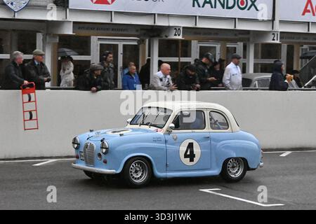 Andy Priaulx, Tim Crighton, Austin A40, St Mary’s Trophy Race, deux séances de qualification suivies de deux courses de vingt-cinq minutes avec deux pilotes, terminées Banque D'Images