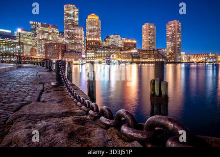 Boston au Massachusetts, USA la nuit Banque D'Images