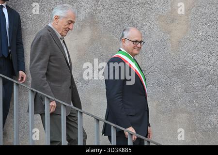 Roma, Latium. 06 novembre 2025. L'acteur américain Robert de Niro reçoit l'honneur Lupa Capitolina des mains du maire de Rome Roberto Gualtieri au Campidoglio. Rome (Italie), 06 novembre 2025 crédit : massimo insabato/Alamy Live News Banque D'Images