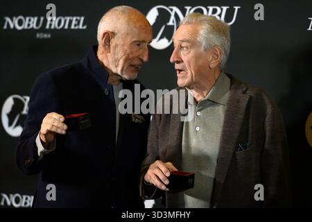 Rome, Italie. 06 novembre 2025. Le producteur et homme d'affaires Meir Teper et l'acteur Robert de Niro assistent à la cérémonie du saké pour l'ouverture de l'hôtel Nobu de la via Veneto à Rome (Italie), le 6 novembre 2025. Crédit : Insidefoto/Alamy Live News Banque D'Images