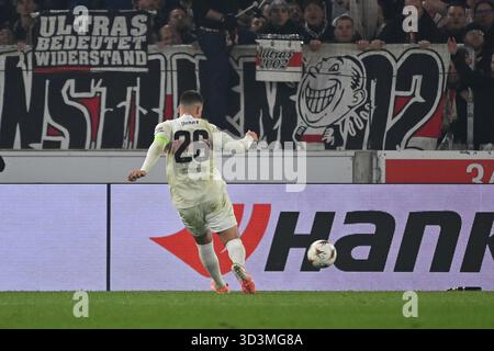 But de Deniz Undav (VfB Stuttgart) pour 2-0, action, tir au but. Match de football de l'UEFA Europa League VfB Stuttgart vs Feyenoord Rotterdam le 6 novembre 2025 au MHP Arena. Banque D'Images