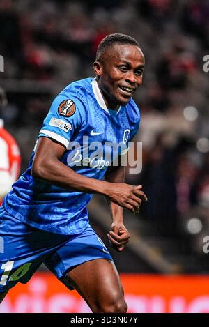 Braga, Portugal. 06 novembre 2025. Yira Sor de Genk célèbre après avoir marqué lors d'un match de football entre l'équipe portugaise SC Braga et le club belge KRC Genk, jeudi 06 novembre 2025, à Braga, quatrième match (sur 8) de la phase de championnat de l'UEFA Europa League. BELGA PHOTO JOMA GISBERT crédit : Belga News Agency/Alamy Live News Banque D'Images