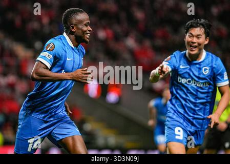 Braga, Portugal. 06 novembre 2025. Yira Sor de Genk célèbre après avoir marqué lors d'un match de football entre l'équipe portugaise SC Braga et le club belge KRC Genk, jeudi 06 novembre 2025, à Braga, quatrième match (sur 8) de la phase de championnat de l'UEFA Europa League. BELGA PHOTO JOMA GISBERT crédit : Belga News Agency/Alamy Live News Banque D'Images