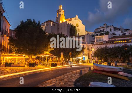 SANTA MARIA ÉGLISE PORT D’ALGUER PLAGE CADAQUES GIRONA PROVINCE CCOSTA BRAVA CATALOGNE ESPAGNE Banque D'Images