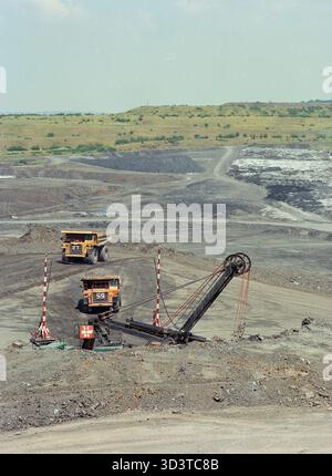 Exploitation minière du charbon en 1997, sur le site de Ffos Llas au sud du pays de Galles, au Royaume-Uni Banque D'Images