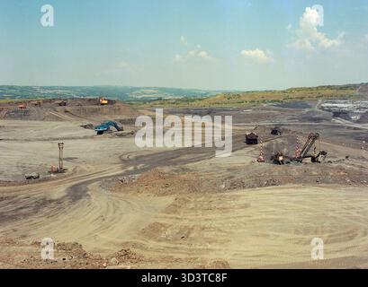 Exploitation minière du charbon en 1997, sur le site de Ffos Llas au sud du pays de Galles, au Royaume-Uni Banque D'Images