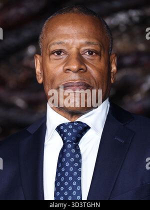 Hollywood, États-Unis. 07 novembre 2025. HOLLYWOOD, LOS ANGELES, CALIFORNIE, États-Unis - 6 NOVEMBRE : Sherman Augustus arrive à la première à Los Angeles de la saison 5 de 'Stranger Things' de Netflix qui a eu lieu au TCL Chinese Theatre IMAX le 6 novembre 2025 à Hollywood, Los Angeles, Californie, États-Unis. (Photo de Xavier Collin/image Press Agency) crédit : image Press Agency/Alamy Live News Banque D'Images