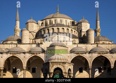 161/vue sur la mosquée bleue depuis la cour Banque D'Images