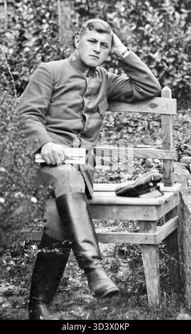 Cette image de 1915 montre le Dr Paul Reiner, un chimiste allemand, qui a servi comme sous-officier dans l'armée allemande pendant la première Guerre mondiale. Il est ensuite devenu officier et a reçu les honneurs militaires. Banque D'Images