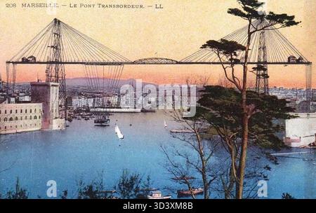Une photographie du pont de transport de Marseille, prise entre 1900 et 1910, montrant la structure à travers le port. Banque D'Images