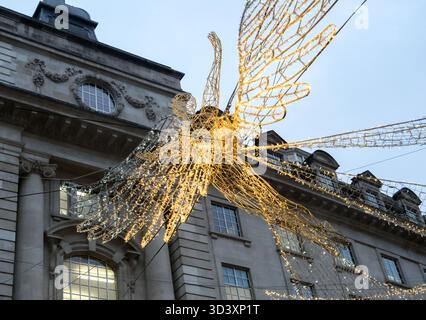 Regent Street, Londres, Royaume-Uni. 7 novembre 2025. Les lumières de Noël de 2025 sur Regent Street, Londres. Credit : Matthew Chattle/Alamy Live News Banque D'Images