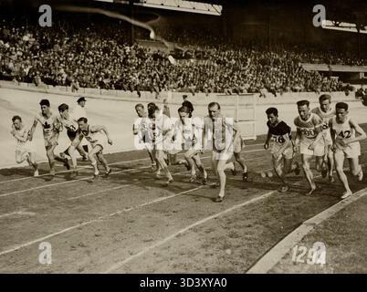 Un instant des 5000 m de course aux Jeux Olympiques de 1928 à Amsterdam. Banque D'Images