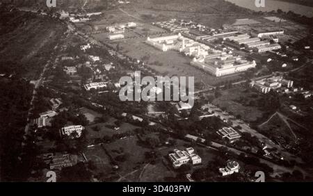 Le premier vol de KLM vers les Indes orientales néerlandaises (Indonésie) en 1924 a survolé Delhi, en Inde, dans le cadre de son long voyage. La photo montre une vue de Delhi depuis le KLM Fokker H-NACC, lors de ce vol historique. Banque D'Images