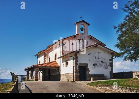 L'Ermitage de San Telmo (Ermita de San Telmo), construit en 1626, une petite chapelle située à Zumaia, dans le pays basque de l'Espagne, en Europe Banque D'Images