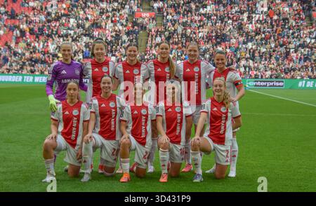 Amsterdam, pays-Bas. 08 novembre 2025. Teamfoto Ajax avant le match entre Ajax et PSV féminin au Johan Cruijff stadion, Amsterdam, pays-Bas. Crédit : SPP Sport Press photo. /Alamy Live News Banque D'Images