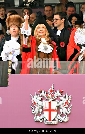 LONDRES, ROYAUME-UNI. 8 novembre 2025. The Lady Mayor's Show pour la première fois en 800 ans d'histoire, le Lord Mayor's Show deviendra The Lady Mayor's Show, marquant une étape historique pour la ville de Londres. Dame Susan Langley DBE, élue 697e Lord Maire de Londres, est la troisième femme à occuper ce poste et la première à adopter le titre de Lady Mayor. À Mansion House, Angleterre. (Photo de 李世惠/Voir Li/Picture Capital Credit : Voir Li/Picture Capital/Alamy Live News Banque D'Images