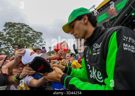 Gabriel Bortoleto (BRA) participe à la F1 Team Sauber FANZONE lors des activités du vendredi du Grand Prix de formule 1 MSC croisières São Paulo 2025 à Autódro Banque D'Images
