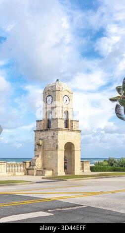 Tour de l'horloge Worth Avenue à Palm Beach, Floride, États-Unis Banque D'Images