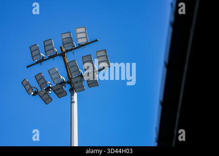 Stockport, Royaume-Uni. 08 novembre 2025. Vue générale des lumières avant le match de Sky Bet League 1 entre Stockport County et Luton Town au Edgeley Park Stadium, Stockport, Angleterre, le 8 novembre 2025. Photo de David Horn. Crédit : Prime Media images/Alamy Live News Banque D'Images