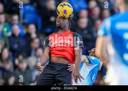 Stockport, Royaume-Uni. 08 novembre 2025. Teden Mengi (15 ans) de Luton Town lors du match de Sky Bet League 1 entre Stockport County et Luton Town au Edgeley Park Stadium, Stockport, Angleterre le 8 novembre 2025. Photo de David Horn. Crédit : Prime Media images/Alamy Live News Banque D'Images