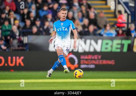 Stockport, Royaume-Uni. 08 novembre 2025. Callum Connolly (16 ans) de Stockport County lors du match de Sky Bet League 1 entre Stockport County et Luton Town au Edgeley Park Stadium, Stockport, Angleterre le 8 novembre 2025. Photo de David Horn. Crédit : Prime Media images/Alamy Live News Banque D'Images