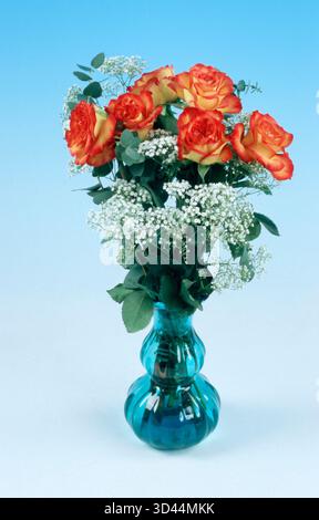 Bouquet de roses en vase (rose), fleurs, natures mortes, découpées, objet Banque D'Images