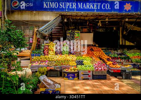Fruits et légumes en vente au supermarché Kimo à Maadi, au Caire Banque D'Images