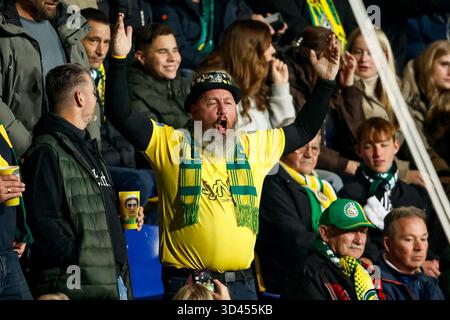 Sittard, pays-Bas. 08 novembre 2025. SITTARD, PAYS-BAS - 8 NOVEMBRE : supporter de Fortuna Sittard lors du match néerlandais Eredivisie entre Fortuna Sittard et SC Heerenveen au Fortuna Sittard Stadion le 8 novembre 2025 à Sittard, pays-Bas. (Photo de Broer van den Boom/Orange Pictures) crédit : Orange pics BV/Alamy Live News Banque D'Images