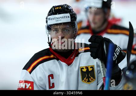 Landshut, Allemagne. 08 novembre 2025. Deutschland Cup 2025 Deutschland - Oesterreich AM 08.11.2025 in der VR-Bank Landshut Arena in Landshut Moritz Mueller ( Deutschland ) Foto : Revierfoto crédit : ddp Media GmbH/Alamy Live News Banque D'Images